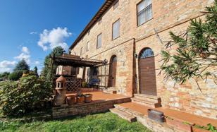 Farm 750 m² in Perugia for 2,500,000 €