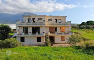 Three-storey unfinished villa within walking distance from the sea, Kyparissia, Peloponnese, Greece for 250,000 €