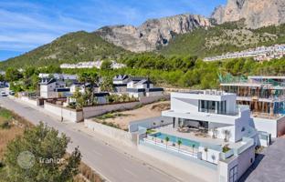 3-bedroom villa 306 m² in Polop for 860,000 €
