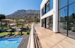 4-bedroom cottage 350 m² in Denia for 1,370,000 €