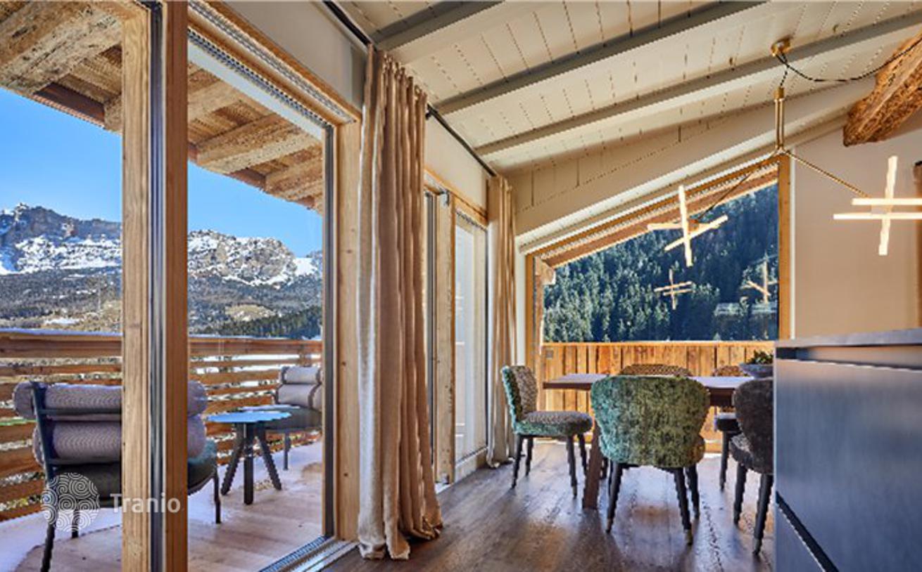 Chalet for sale in Dolomites, Italy — listing #1850998