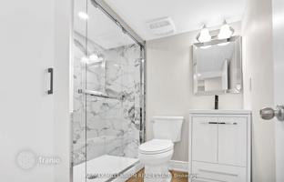 11-bedroom house in Etobicoke for C$1,668,000