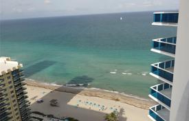 Spacious apartment with ocean views in a residence on the first line of the beach, Hollywood, Florida, USA for $1,299,000