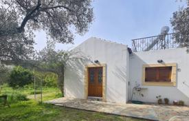Spacious house with garden in a quiet and picturesque village in the south of Crete, Greece for 310,000 €