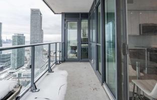 2-bedroom apartment in Etobicoke for C$1,080,000