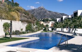 Apartment for sale in Azahar de Marbella, Nueva Andalucia for 799,000 €