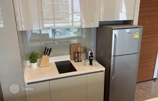 1-bedroom apartments in condo 52 m² in Khlong Toei for $273,000