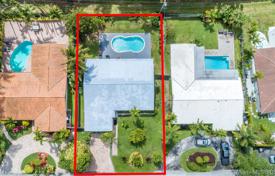 Comfortable villa with a backyard, a swimming pool, a patio and a parking, Miami, USA for $875,000