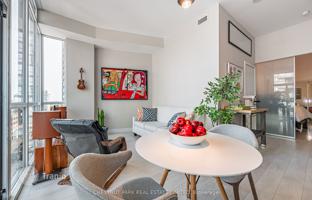 5-bedroom apartment in Fort York Boulevard for C$793,000
