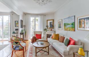 Magnificent apartment in a historic building, Nice, Cote d'Azur, France for 1,053,000 €
