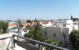 Cottage with a terrace, a patio and city views, Netanya, Israel for $465,000
