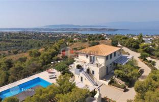 Three-storey villa with a pool, a large plot and beautiful views in the Peloponnese, Greece for 880,000 €