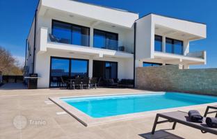 5-room house 175 m² in Kanfanar for 675,000 €