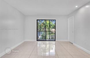 2-bedroom apartments in condo 73 m² in Pembroke Pines for $285,000