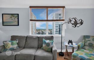2-bedroom apartments in condo 134 m² in South Ocean Drive for $499,000