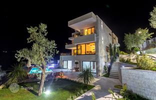 5-bedroom villa 360 m² in Đenovići for 1,300,000 €