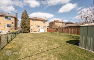 9-bedroom house in North York for C$1,296,000