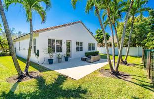 3-bedroom house 228 m² in Pembroke Pines for 575,000 €