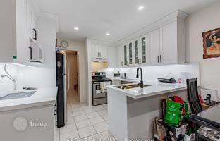 11-bedroom house in Scarborough for C$1,879,000
