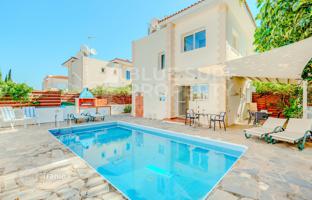 3-bedroom villa in Agia Triada for 425,000 €