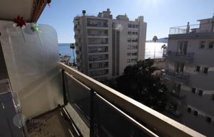 Two-bedroom bright apartment on the seafront in Juan-les-Pins, Cote d'Azur, France for 756,000 €