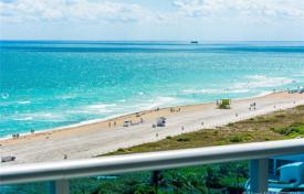 Renovated three-bedroom apartment on the beach in Miami Beach, Florida, USA for 4,660,000 €