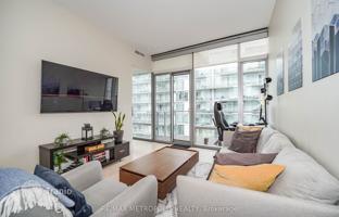 4-bedroom apartment in Queens Quay East for C$1,143,000