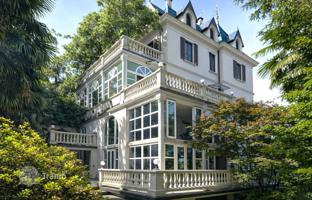 5-bedroom villa in Luino for 2,950,000 €