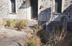 Traditional 2 storey stone house in Lesvos for 69,000 €