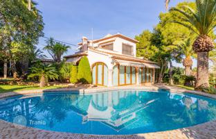 Furnished two-storey villa with a pool and a lush garden, Javea, Spain for 800,000 €