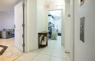 2-bedroom apartments in condo 177 m² in Collins Avenue for $1,450,000