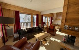 Duplex apartment near the ski lift and a golf course, Megeve, France for 840,000 €
