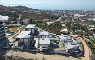 4-bedroom villa 677 m² in Kargicak for 55,528,000 TRY