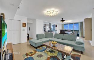 2-bedroom apartments in condo 127 m² in Aventura for $680,000