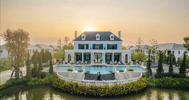 Complex of villas with a swimming pool and a park close to the airport, Bangkok, Thailand