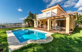 Comfortable villa with a plot, a swimming pool, a garage, a terrace and a sea view, Calahonda, Spain for 600,000 € Comfortable villa with a plot, a swimming pool, a garage, a terrace and a sea view, Calahonda, Spain for 600,000 €