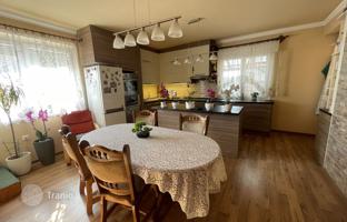 6-room house 180 m² in Debrecen for 405,000 €