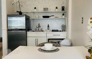 Condo 34 m² in Collins Avenue for $319,000