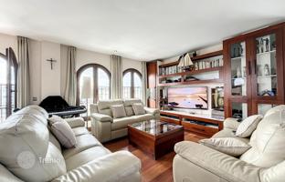 3-bedroom penthouse 185 m² in Manilva for 695,000 €