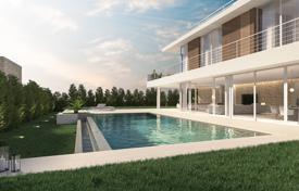 Complex villas by the sea for 2,700,000 €