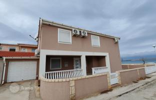 6-bedroom house 270 m² in Vir for 750,000 €