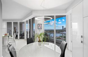 3-bedroom apartments in condo 253 m² in Point Place for $1,575,000