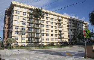 2-bedroom apartments in condo 88 m² in Pompano Beach for $395,000