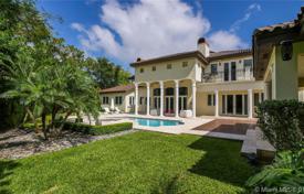 Mediterranean villa with a plot, a swimming pool, a garage and terraces, Pinecrest, USA for $3,550,000
