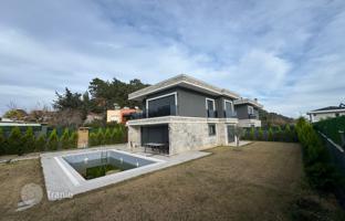 4-bedroom villa 200 m² in Camyuva for 31,651,000 TRY