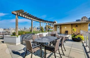 5-bedroom apartment in Richmond Street West for C$1,077,000