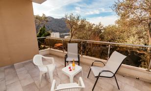 Studio apartment with beautiful sea and mountain views in Rafailovici, Budva, Montenegro for 104,000 €