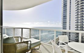Bright four-room apartment on the first line of the ocean in Sunny Isles Beach, Florida, USA for 1,098,000 €