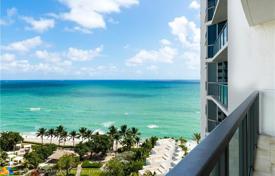 Stylish apartment with ocean views in a residence on the first line of the beach, Hollywood, Florida, USA for $820,000