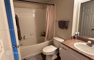 2-bedroom apartments in condo 105 m² in Pembroke Pines for $340,000